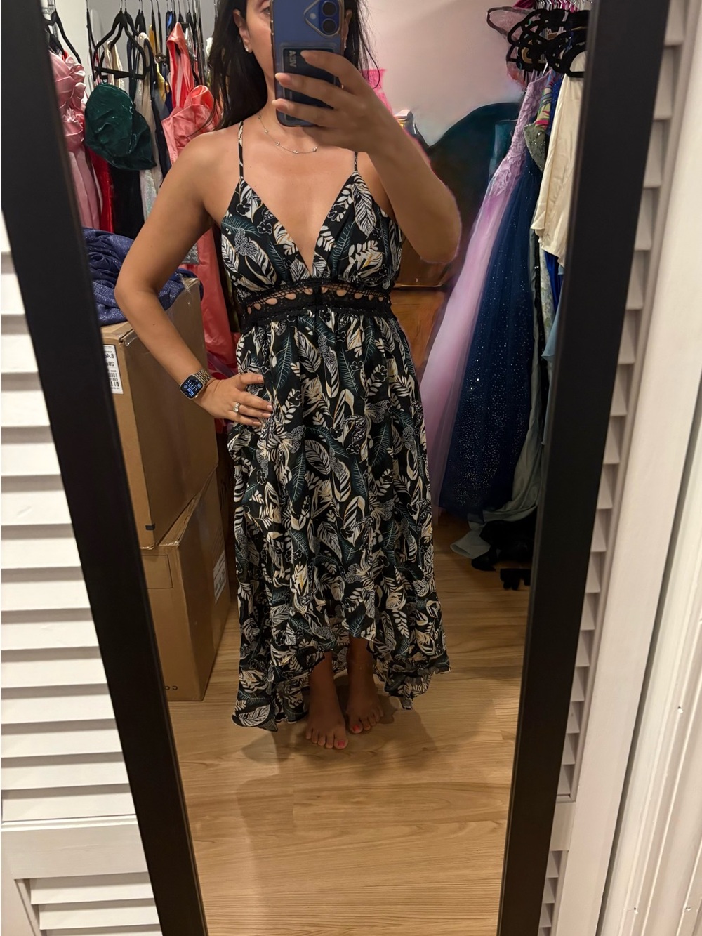 Women’s Black, White, Green and butter yellow Leaf-Print V-Neck Maxi Dress